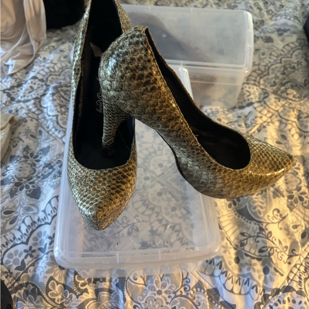 Women’s size 9 platform heels snakeskin color